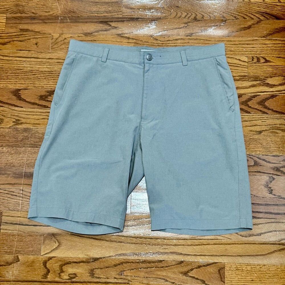 Peter Millar Shackleford Performance Hybrid Shorts. Size 35. Gray.